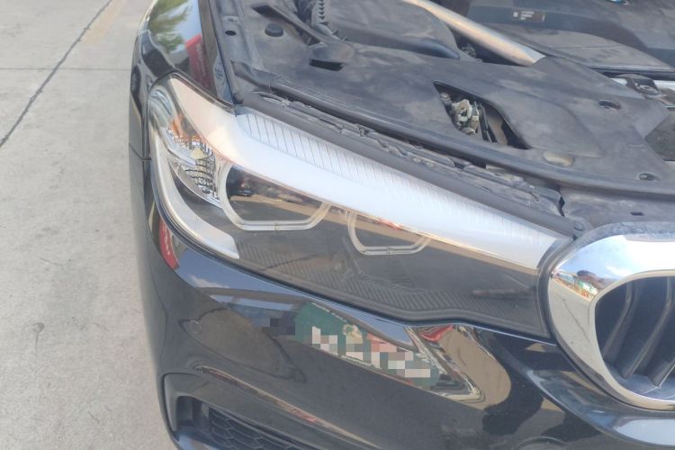 Used BMW 5 Series 2019 Facelifted 530Li Leading Edition M Sport Package Right Front Headlight