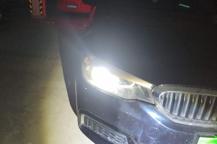 Used BMW 5 Series 2019 530Li Leading Model M Sport Package Right Front Headlight