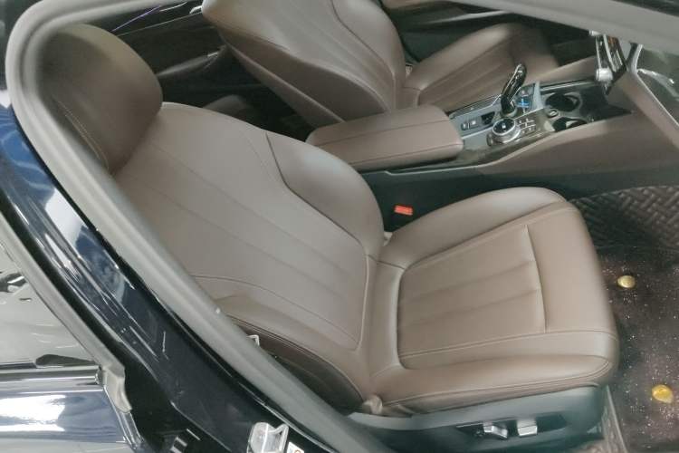 Used BMW 5 Series 2019 525Li M Sport Package Right Front Seat