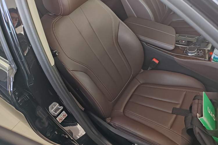 Used BMW 5 Series 2019 Facelifted 525Li Luxury Package Right Front Seat