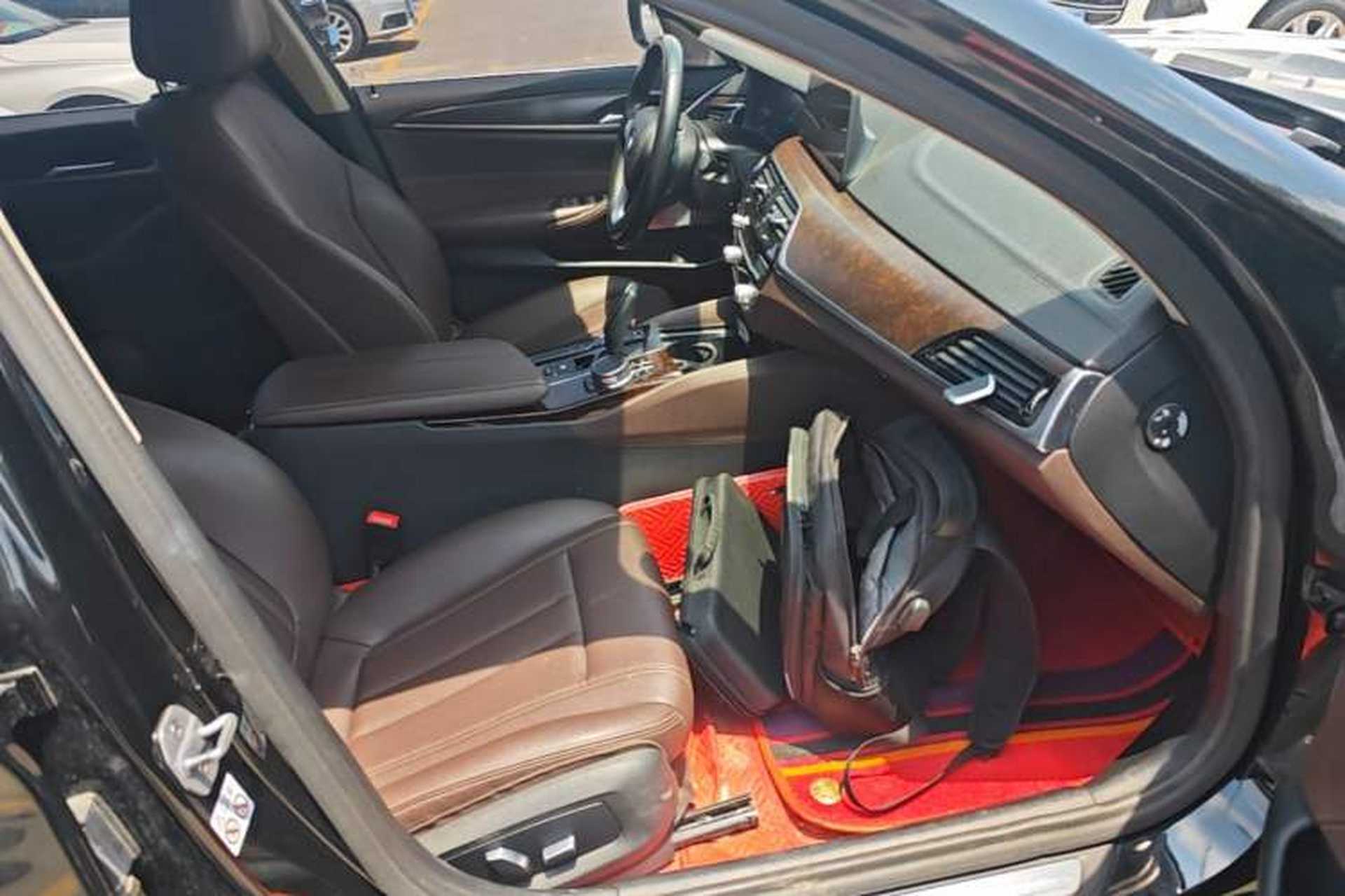 Used BMW 5 Series 2019 Facelifted 525Li Luxury Package Right Front Seat