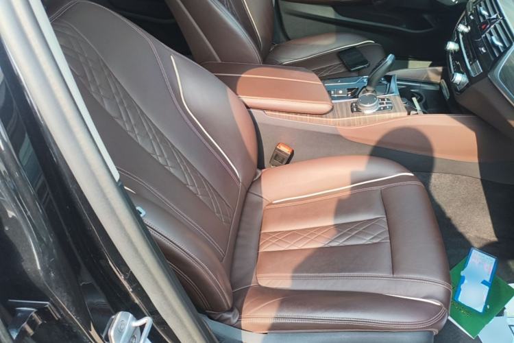 Used BMW 5 Series 2019 530Li Leading Model Luxury Package Right Front Seat
