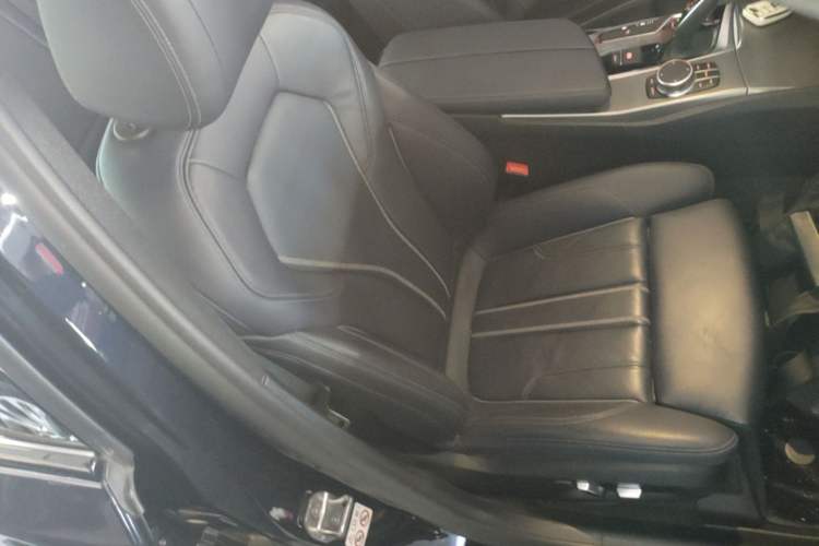 Used BMW 5 Series 2019 Restyled 525i M Sport Package Right Front Seat
