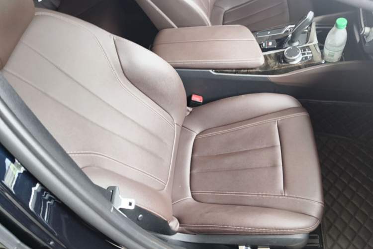 Used BMW 5 Series 2019 525Li M Sport Package Right Front Seat
