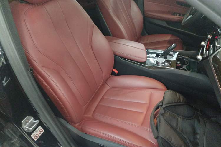 Used BMW 5 Series 2019 530Li Leading Model M Sport Package Right Front Seat