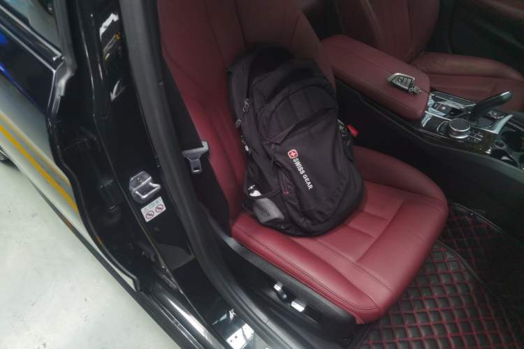 Used BMW 5 Series 2019 530Li Leading Model M Sport Package Right Front Seat