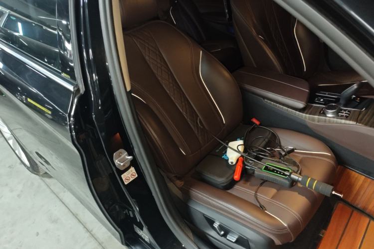 Used BMW 5 Series 2019 530Li xDrive Luxury Package Right Front Seat