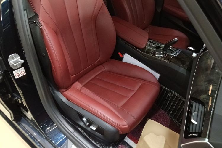 Used BMW 5 Series 2019 530Li Leading Model M Sport Package Right Front Seat