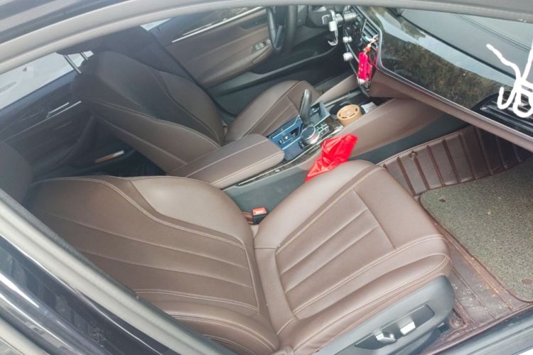 Used BMW 5 Series 2019 525Li M Sport Package Right Front Seat