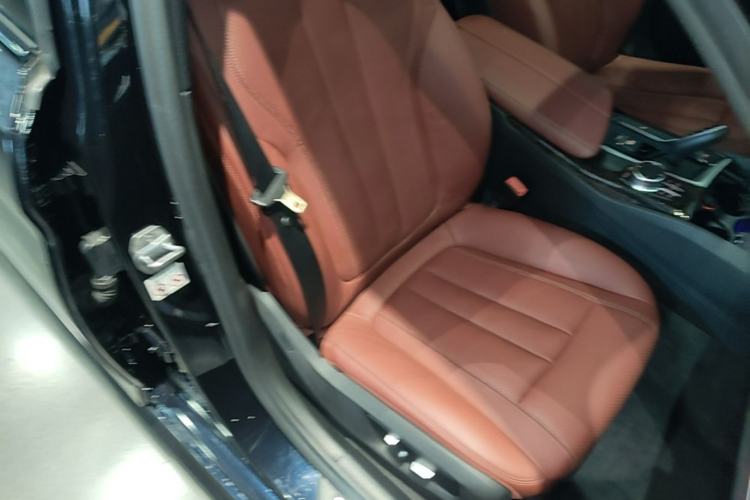 Used BMW 5 Series 2019 530Li Leading Model M Sport Package Right Front Seat