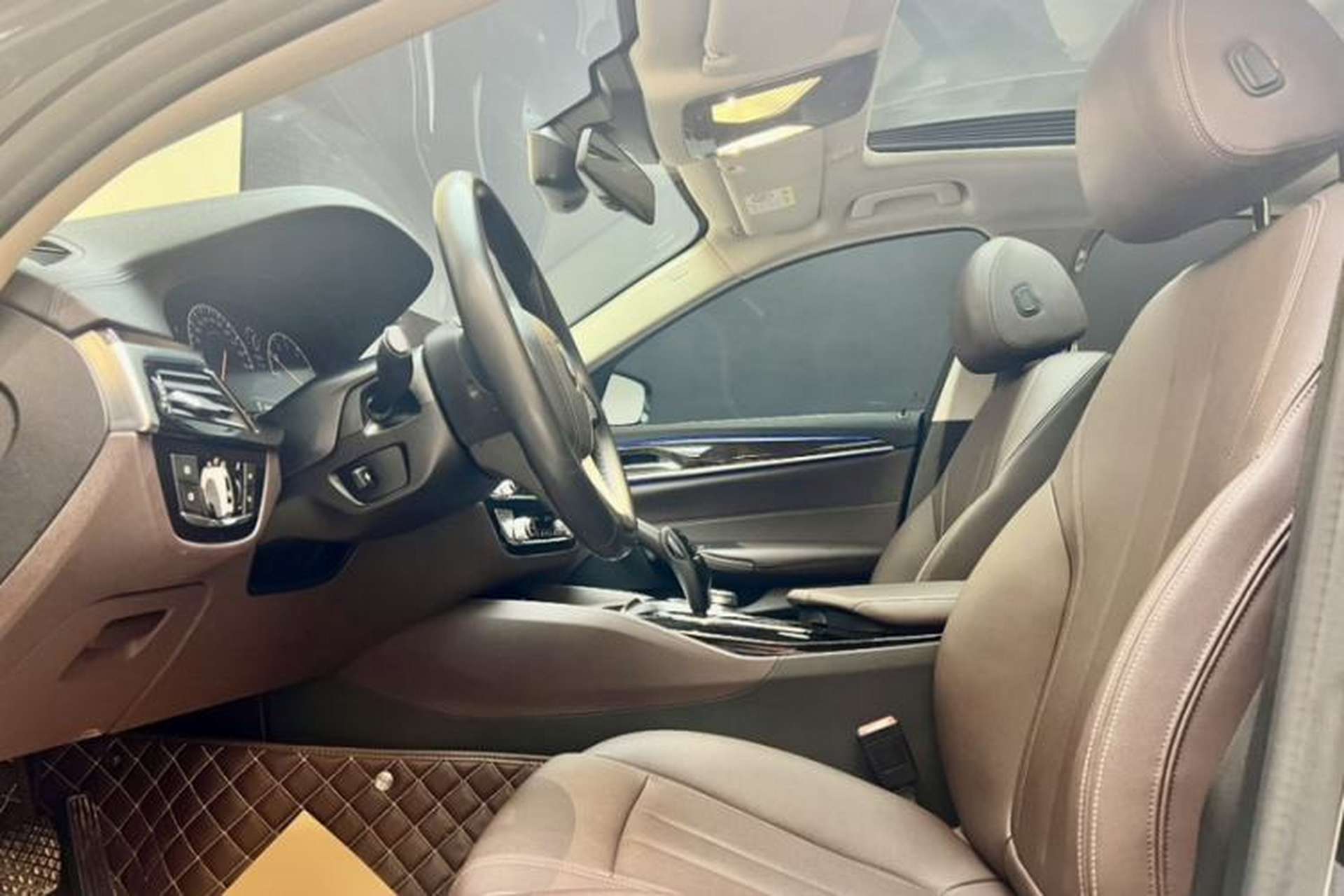 Used BMW 5 Series 2019 525Li Luxury Package Right Front Seat