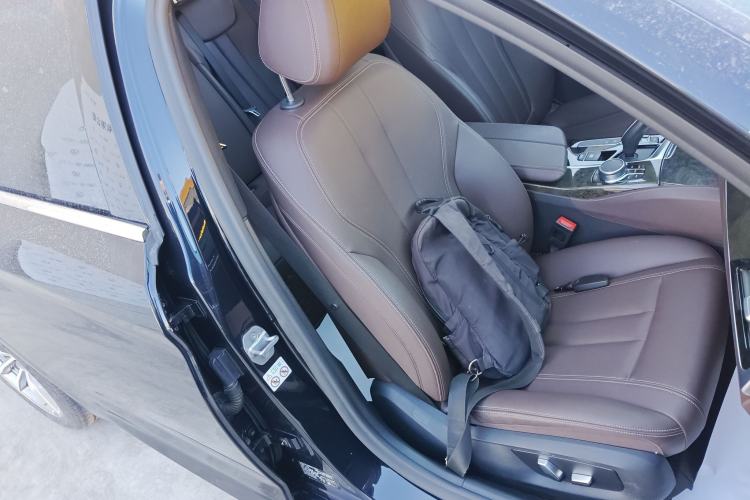 Used BMW 5 Series 2019 Restyled 525Li M Sport Package Right Front Seat