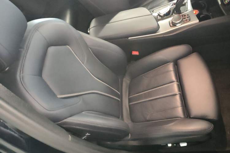 Used BMW 5 Series 2019 Restyled 525i M Sport Package Right Front Seat