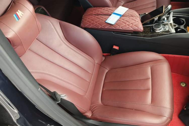 Used BMW 5 Series 2019 530Li Leading Model M Sport Package Right Front Seat