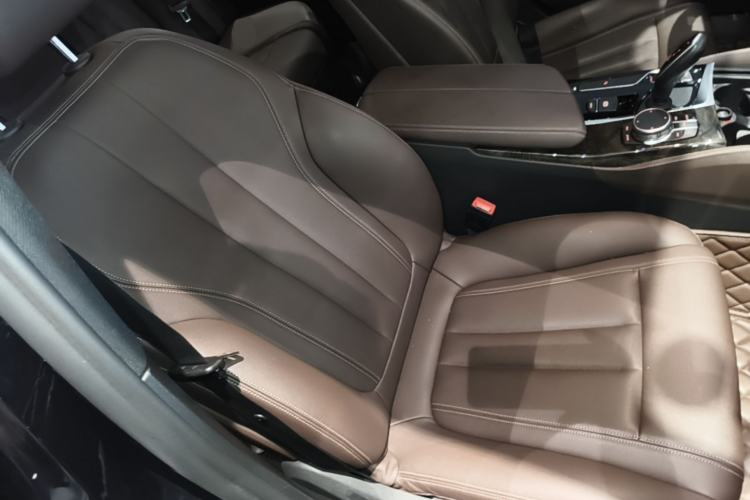 Used BMW 5 Series 2019 Restyled 525Li M Sport Package Right Front Seat