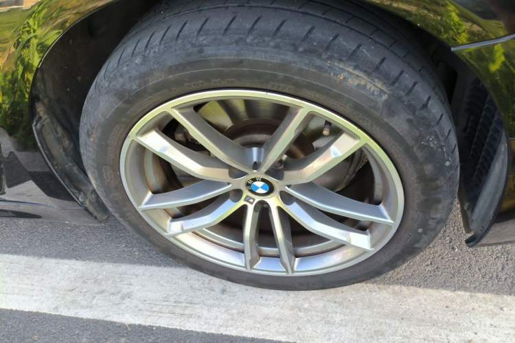 Used BMW 5 Series 2019 525Li M Sport Package Right Front Wheel Hub