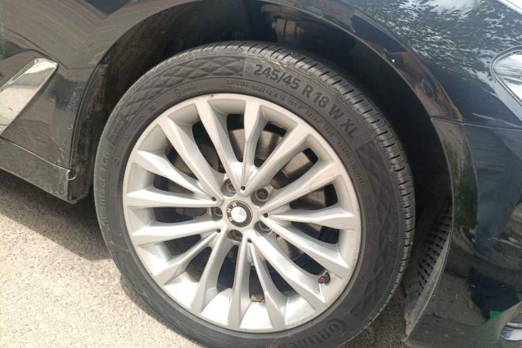 Used BMW 5 Series 2019 525Li Luxury Package Right Front Wheel Hub