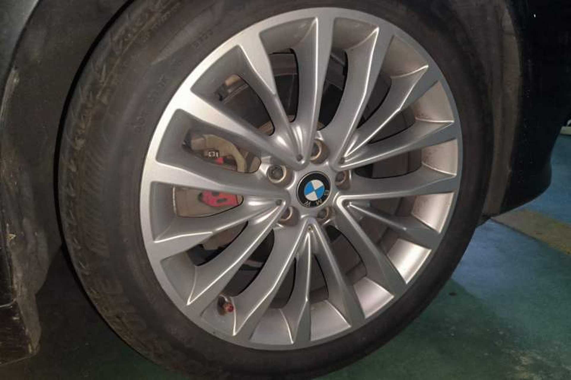 Used BMW 5 Series 2019 525Li Luxury Package Right Front Wheel Hub