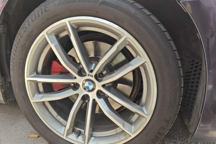 Used BMW 5 Series 2019 525Li M Sport Package Right Front Wheel Hub