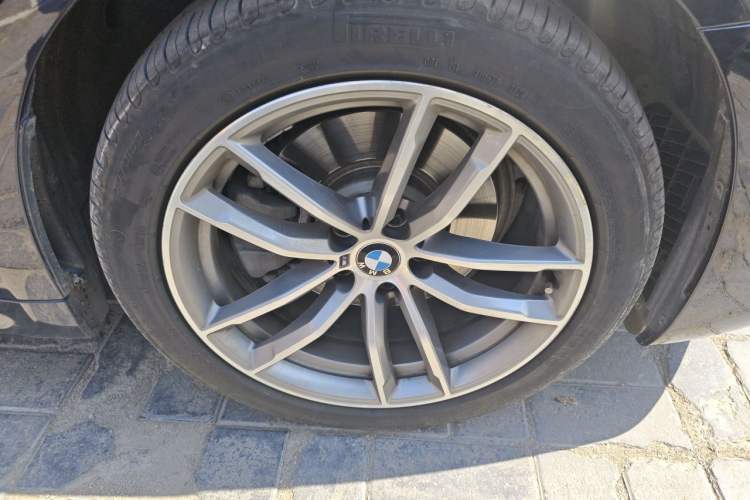 Used BMW 5 Series 2019 525Li M Sport Package Right Front Wheel Hub