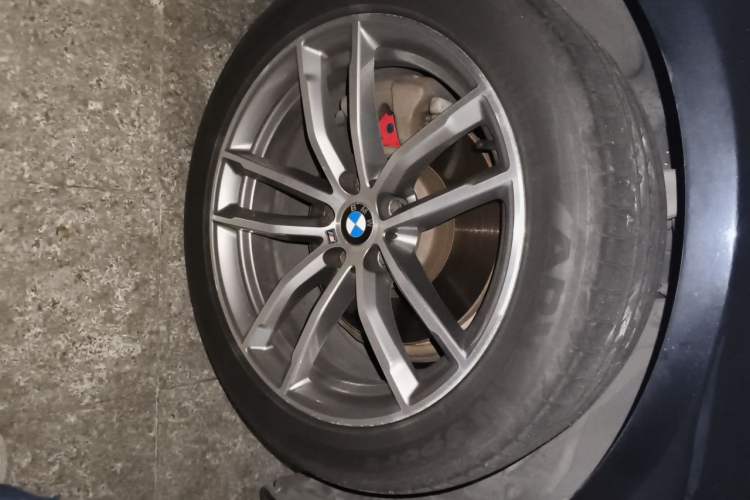 Used BMW 5 Series 2019 525Li M Sport Package Right Front Wheel Hub