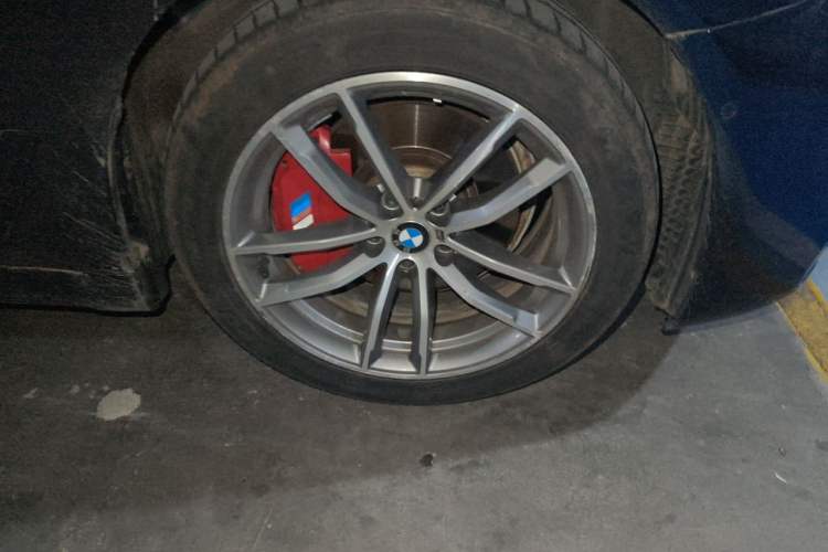 Used BMW 5 Series 2019 525Li M Sport Package Right Front Wheel Hub