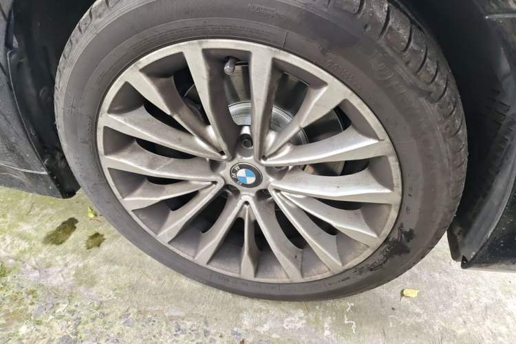 Used BMW 5 Series 2019 525Li Luxury Package Right Front Wheel Hub