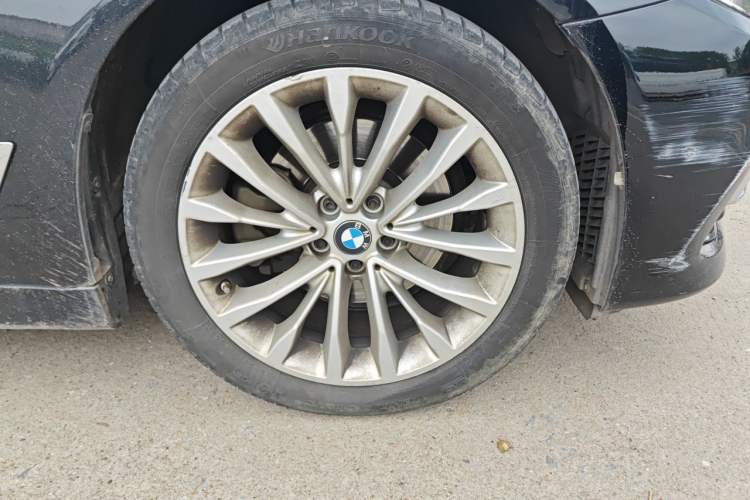 Used BMW 5 Series 2019 Facelifted 525Li Luxury Package Right Front Wheel Hub