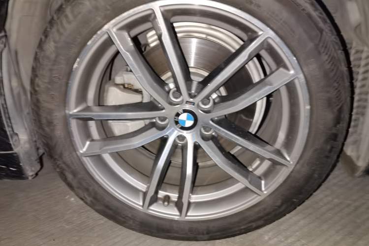 Used BMW 5 Series 2019 525Li M Sport Package Right Front Wheel Hub