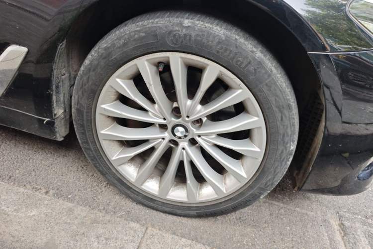 Used BMW 5 Series 2019 525Li Luxury Package Right Front Wheel Hub