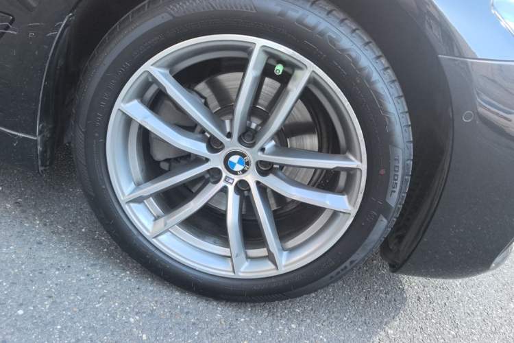 Used BMW 5 Series 2019 525Li M Sport Package Right Front Wheel Hub