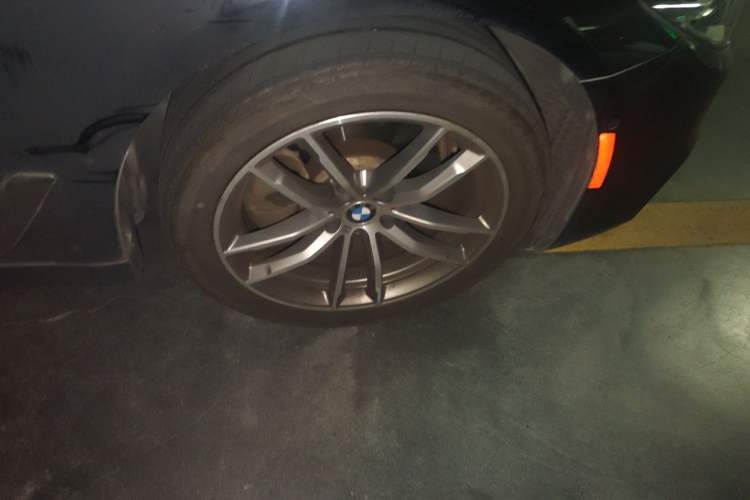 Used BMW 5 Series 2019 525Li M Sport Package Right Front Wheel Hub