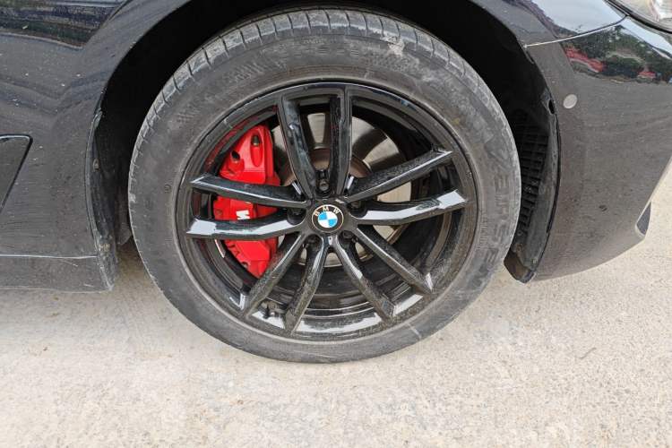 Used BMW 5 Series 2019 525Li M Sport Package Right Front Wheel Hub