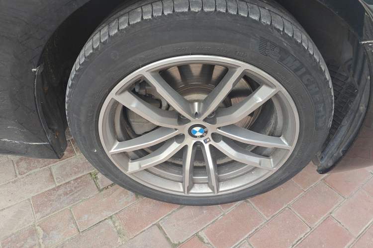 Used BMW 5 Series 2019 525Li M Sport Package Right Front Wheel Hub