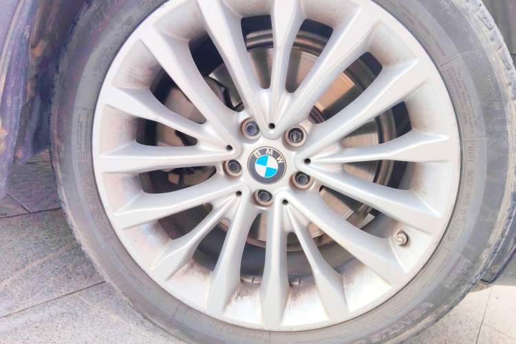 Used BMW 5 Series 2019 Facelifted 525Li Luxury Package Right Front Wheel Hub
