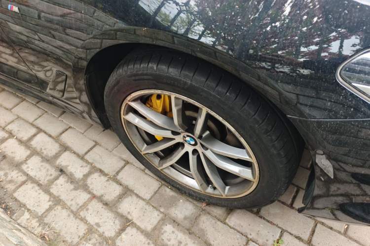 Used BMW 5 Series 2019 Restyled 525Li M Sport Package Right Front Wheel Hub