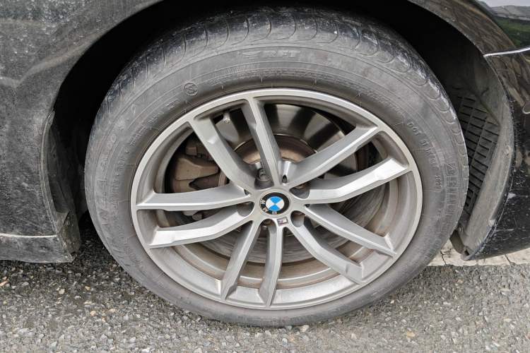 Used BMW 5 Series 2019 525Li M Sport Package Right Front Wheel Hub