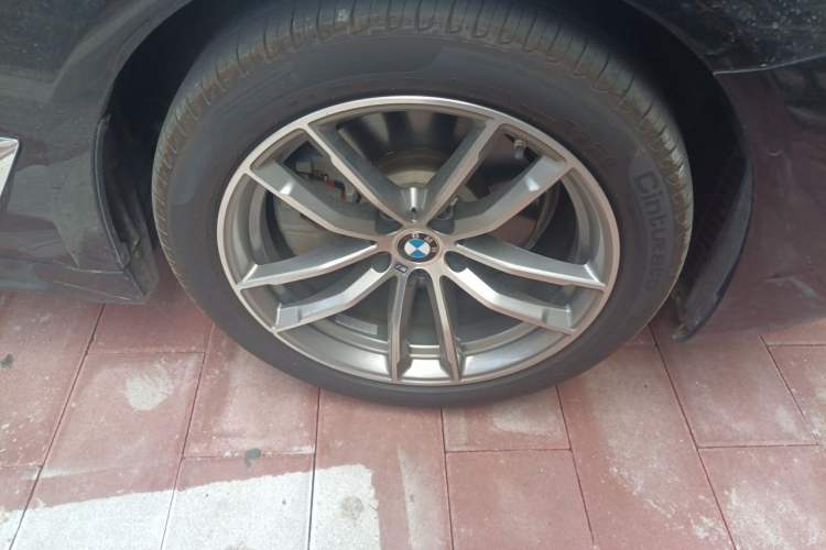 Used BMW 5 Series 2019 Restyled 525Li M Sport Package Right Front Wheel Hub