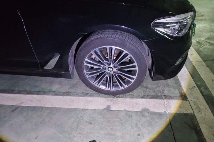 Used BMW 5 Series 2019 530Li Luxury Edition Premium Package Right Front Wheel Hub