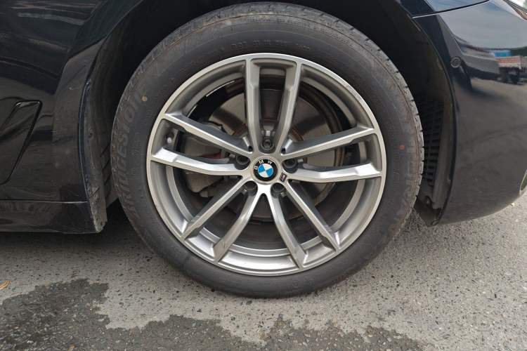 Used BMW 5 Series 2019 525Li M Sport Package Right Front Wheel Hub