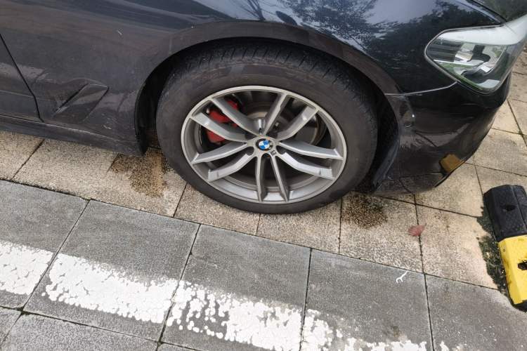 Used BMW 5 Series 2019 525Li M Sport Package Right Front Wheel Hub