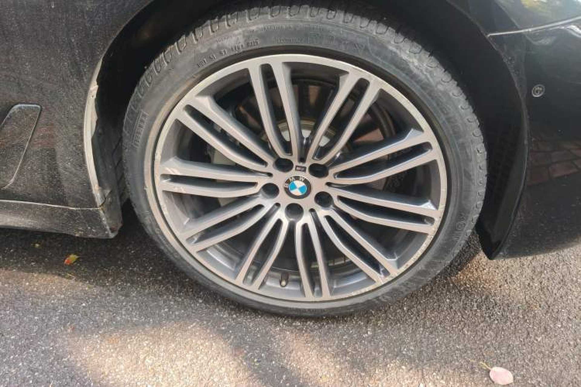 Used BMW 5 Series 2019 530Li xDrive M Sport Package Right Front Wheel Hub