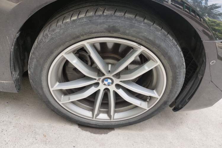 Used BMW 5 Series 2019 Restyled 525Li M Sport Package Right Front Wheel Hub