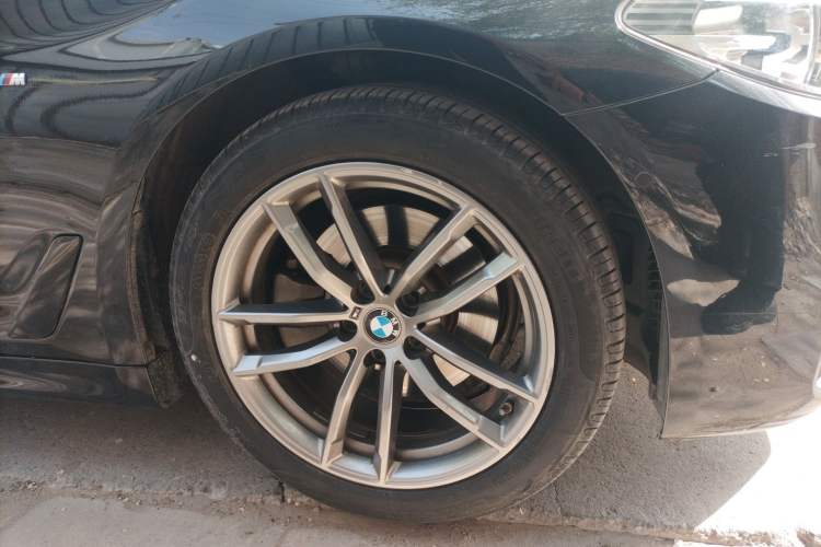 Used BMW 5 Series 2019 525i M Sport Package Right Front Wheel Hub