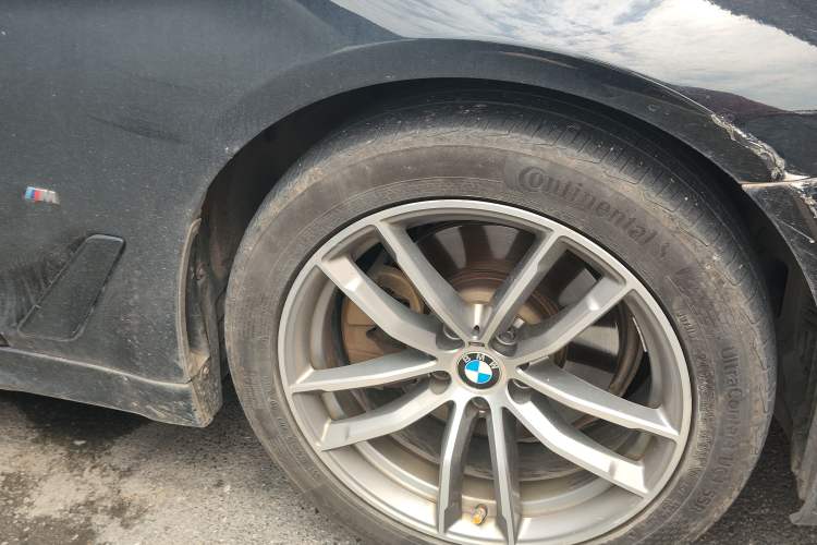 Used BMW 5 Series 2019 Restyled 525Li M Sport Package Right Front Wheel Hub