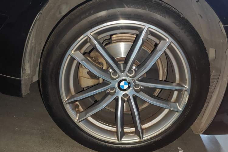 Used BMW 5 Series 2019 525Li M Sport Package Right Front Wheel Hub