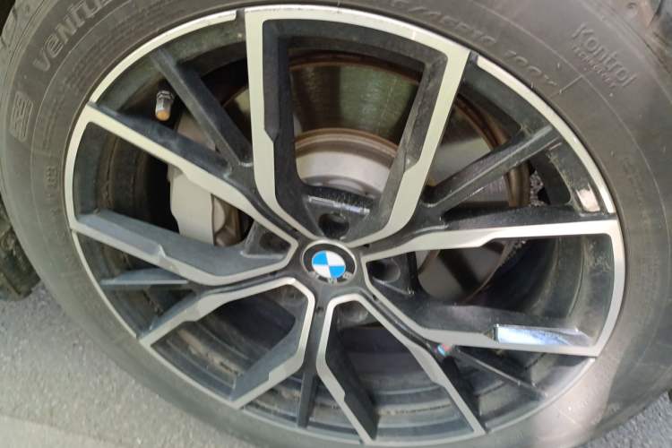Used BMW 5 Series 2019 530Li Leading Model Luxury Package Right Front Wheel Hub