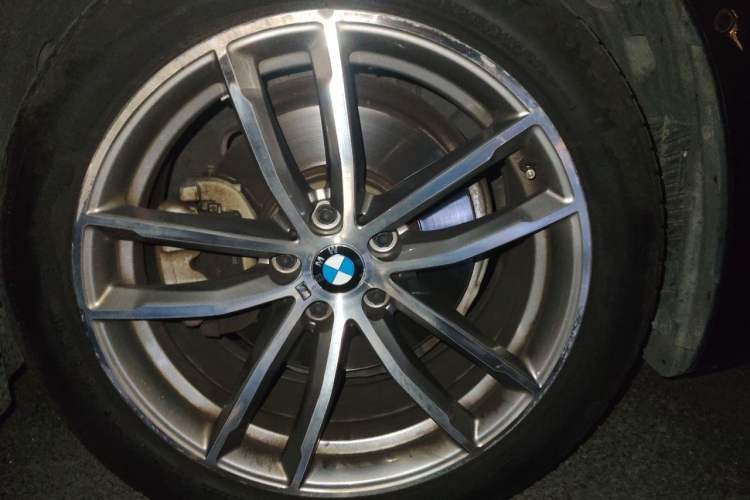 Used BMW 5 Series 2019 525Li M Sport Package Right Front Wheel Hub