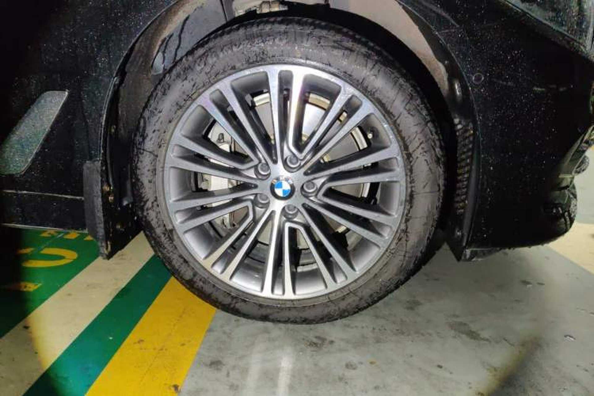 Used BMW 5 Series 2019 530Li Luxury Edition Premium Package Right Front Wheel Hub