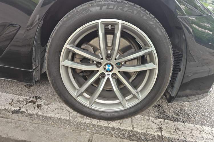 Used BMW 5 Series 2019 Restyled 525Li M Sport Package Right Front Wheel Hub
